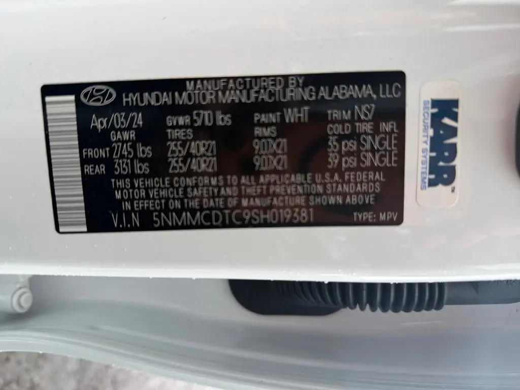 2025 Genesis Gv70 - $51,999