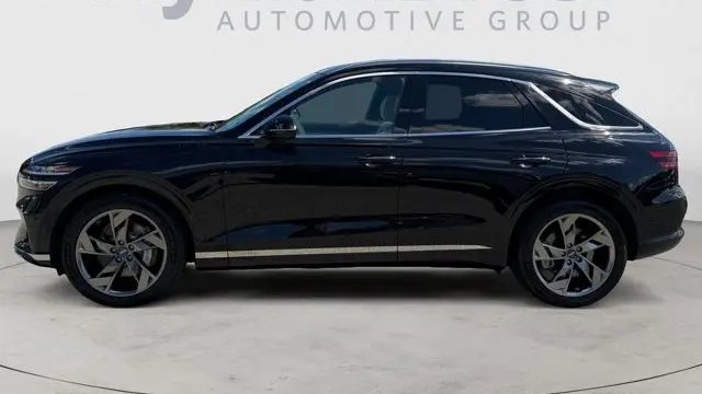 2023 Genesis Electrified GV70 Base