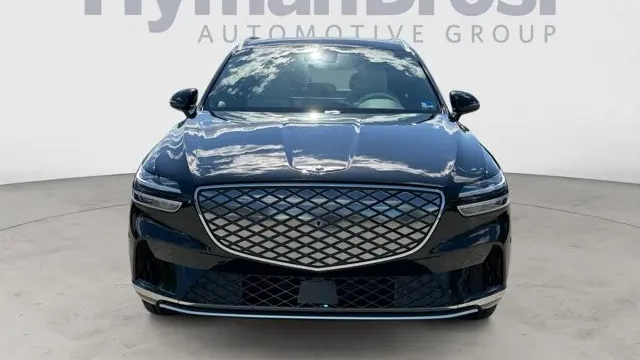 2023 Genesis Electrified GV70 Base