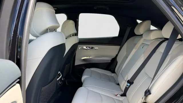 2023 Genesis Electrified GV70 Base