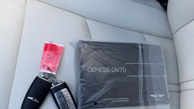 2023 Genesis Electrified GV70 Base