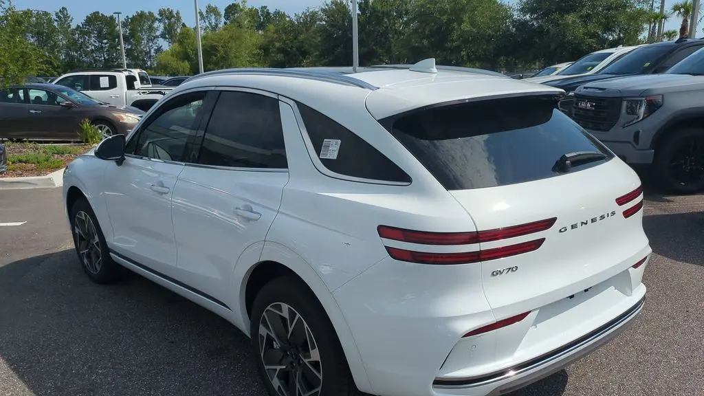 2026 Genesis Electrified GV70 Standard