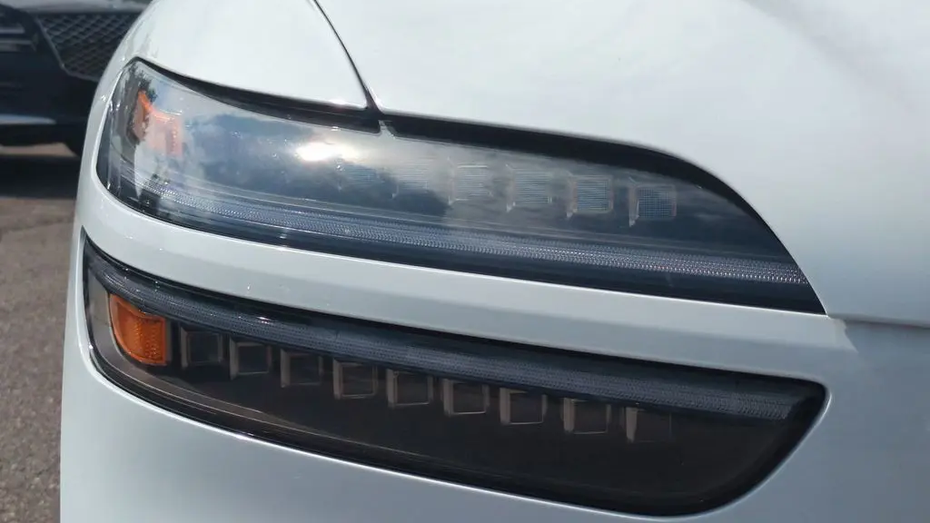 2026 Genesis Electrified GV70 Standard