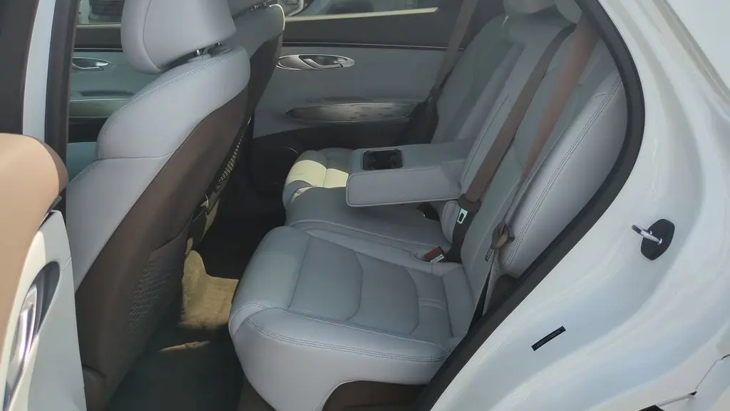 2026 Genesis Electrified GV70 Standard