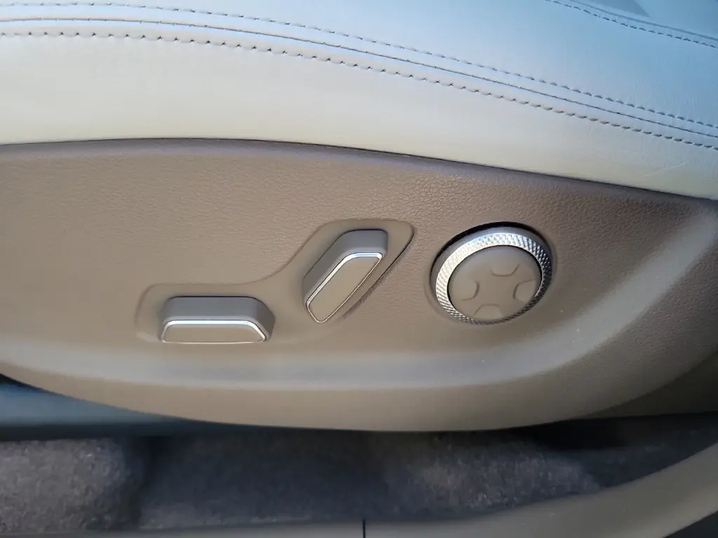 2026 Genesis Gv70 - $66,299