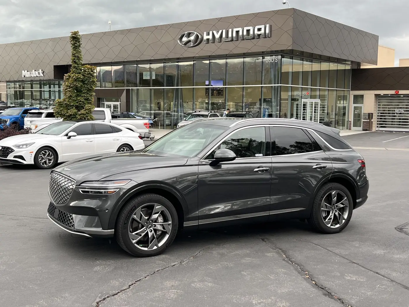 2024 Genesis Gv70 - $41,256