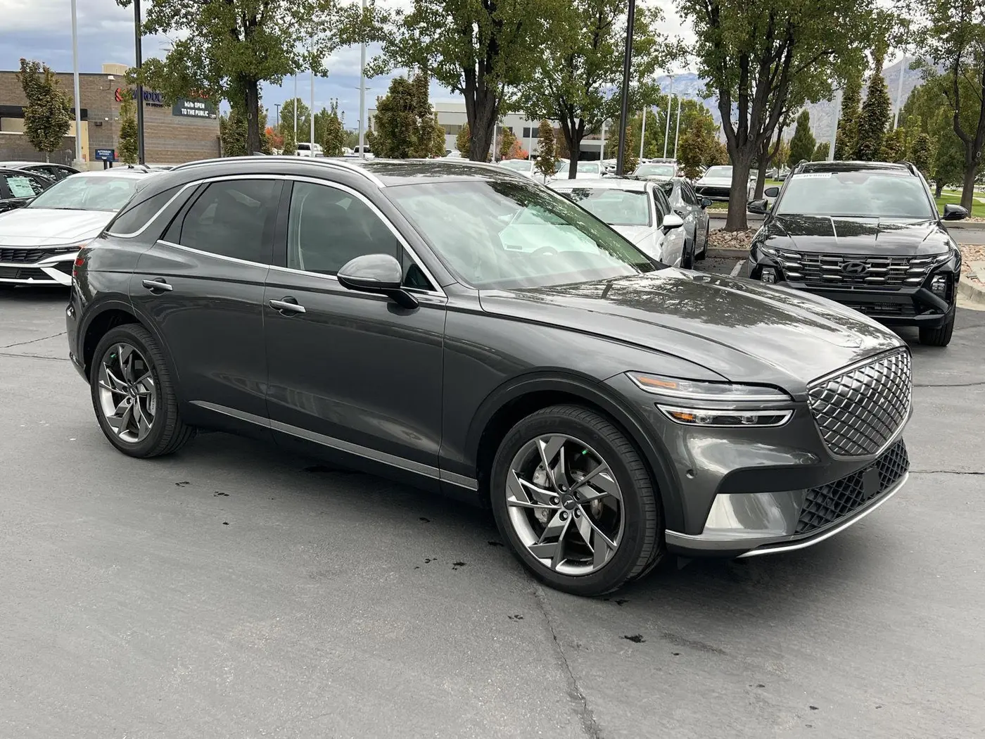 2024 Genesis Gv70 - $41,256