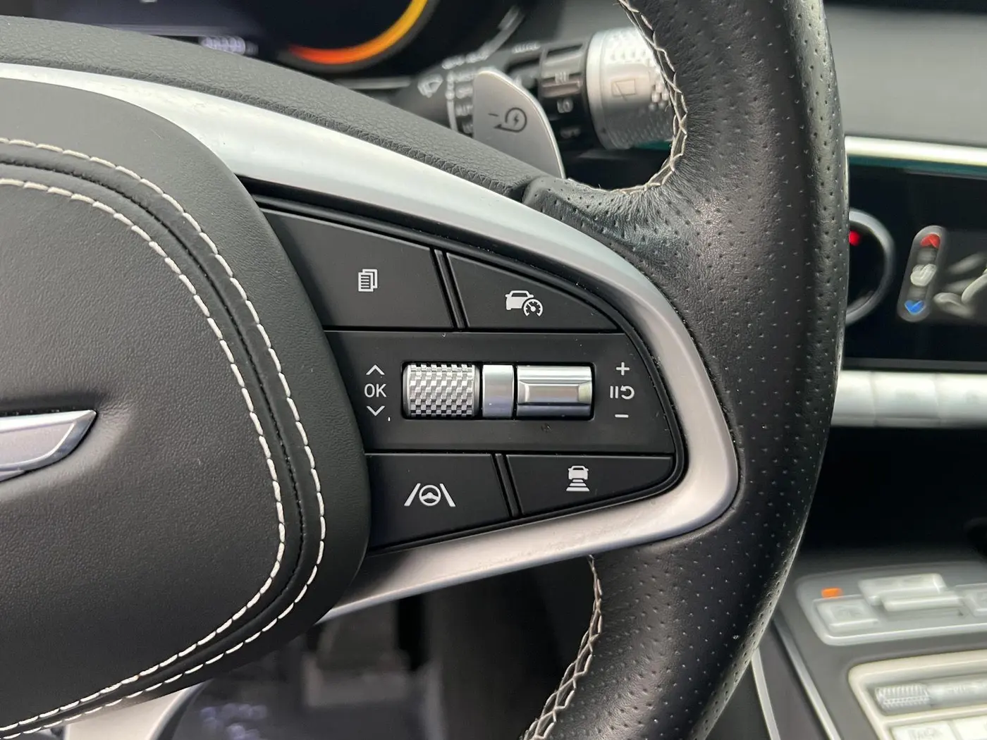 2024 Genesis Gv70 - $41,256