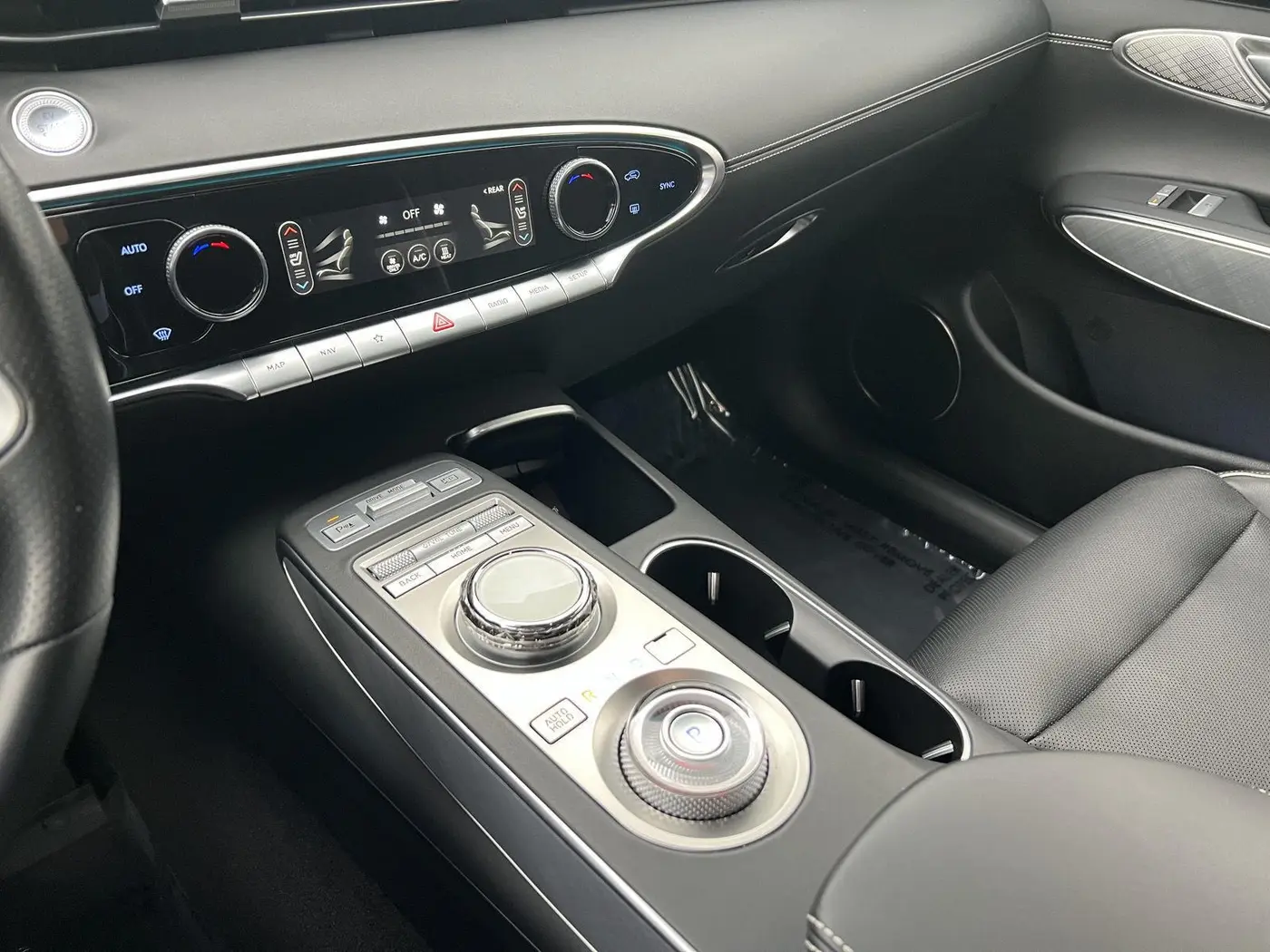2024 Genesis Gv70 - $41,256