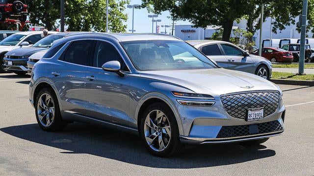 2023 Genesis Electrified GV70 Base