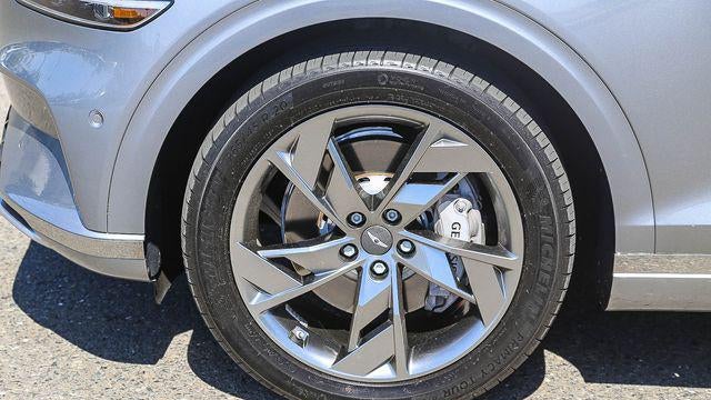 2023 Genesis Electrified GV70 Base