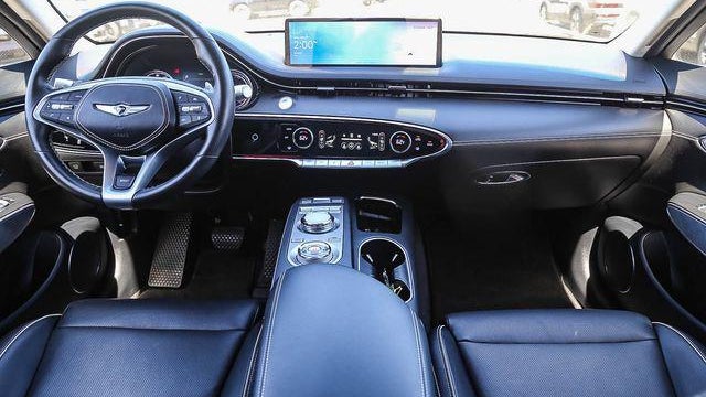 2023 Genesis Electrified GV70 Base