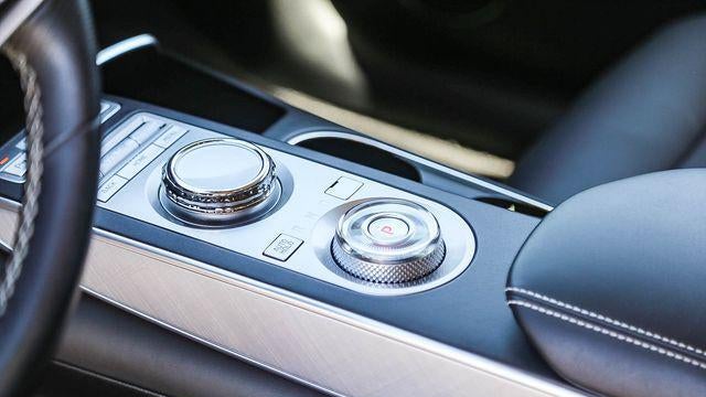 2023 Genesis Electrified GV70 Base