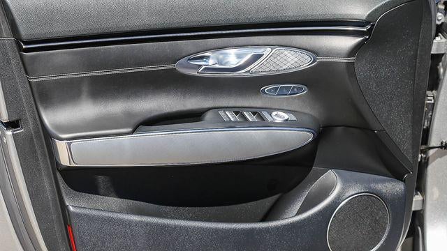 2023 Genesis Electrified GV70 Base