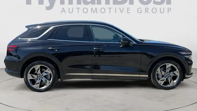 2023 Genesis Electrified GV70 Base