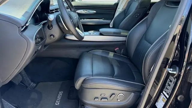 2023 Genesis Electrified GV70 Base