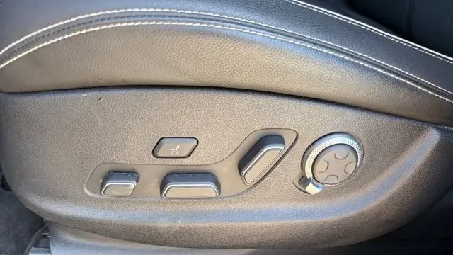 2023 Genesis Electrified GV70 Base
