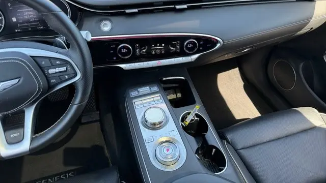 2023 Genesis Electrified GV70 Base