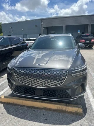 2025 Genesis Electrified GV70 with Makalu Gray Exterior
