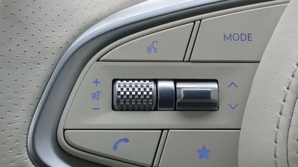 2025 Genesis Electrified GV70 Advanced