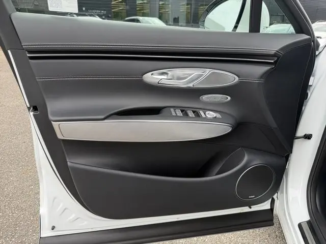 2024 Genesis Gv70 - $46,995