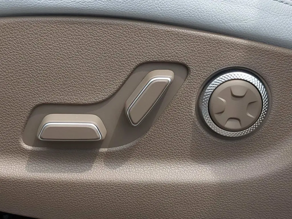 2026 Genesis Gv70 - $59,600