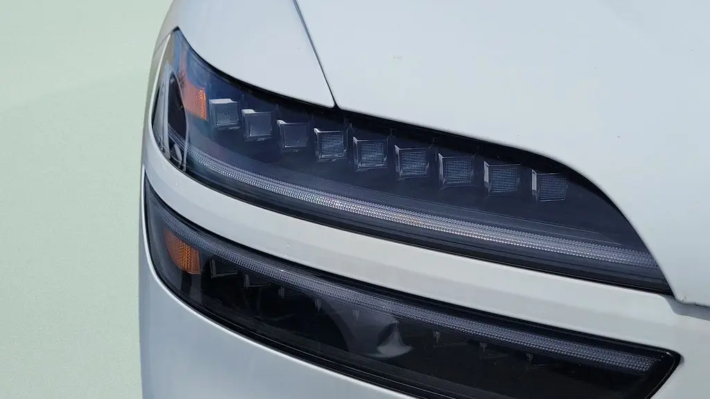 2026 Genesis Electrified GV70 Standard