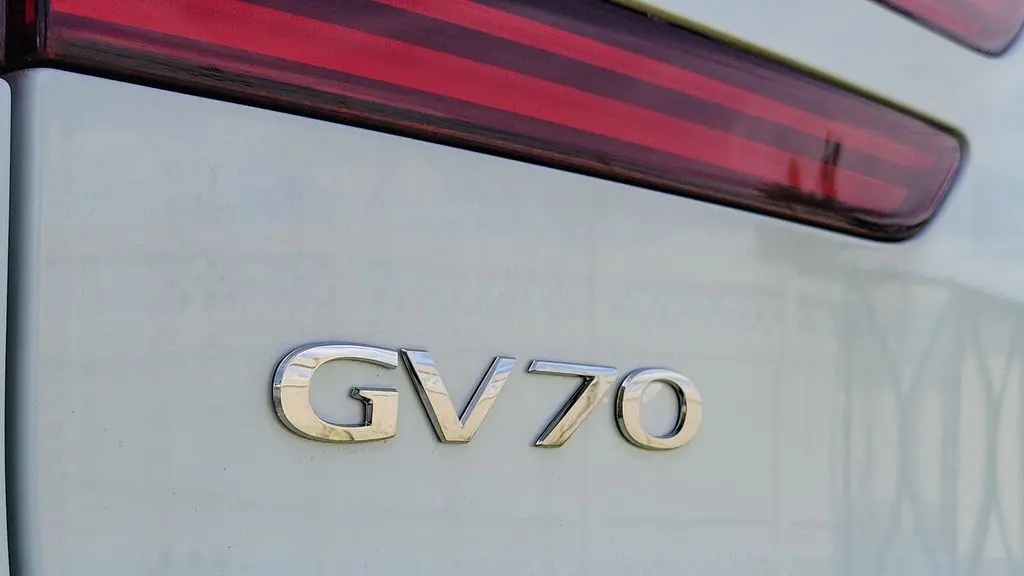 2026 Genesis Electrified GV70 Standard