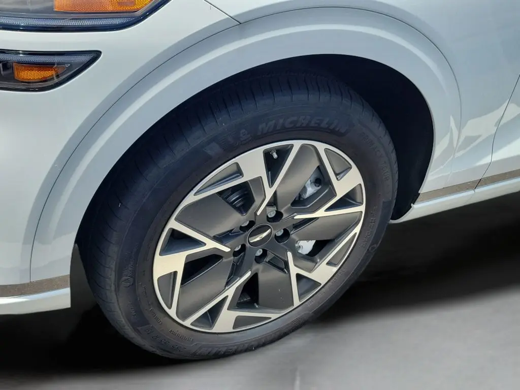 2026 Genesis Gv70 - $62,499