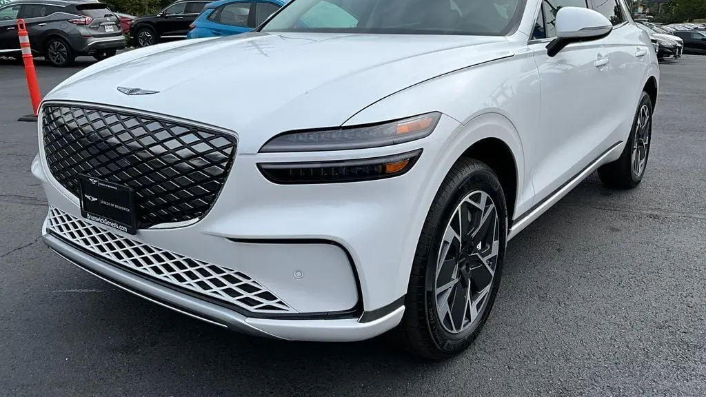 2026 Genesis Electrified GV70 Standard