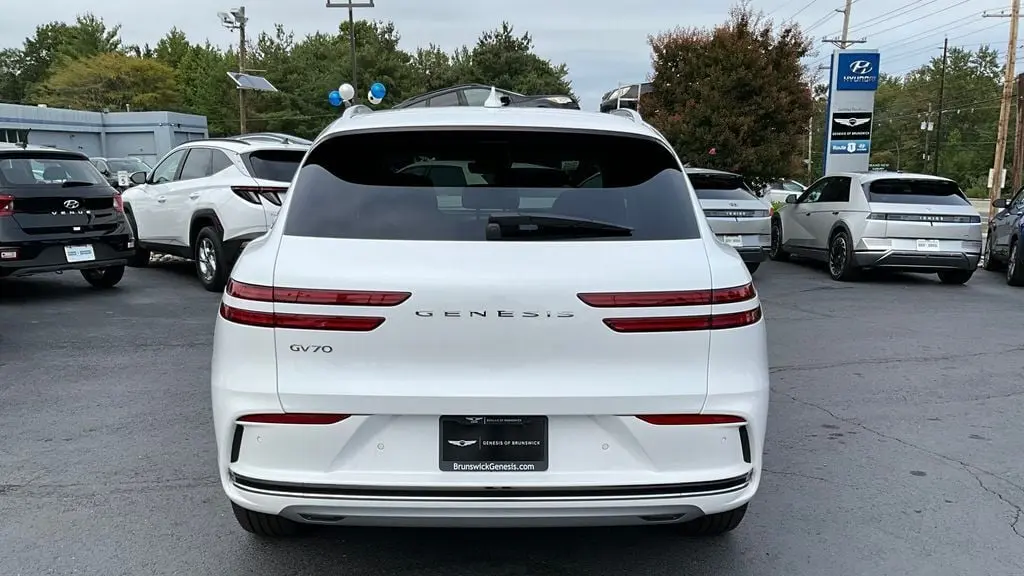 2026 Genesis Electrified GV70 Standard