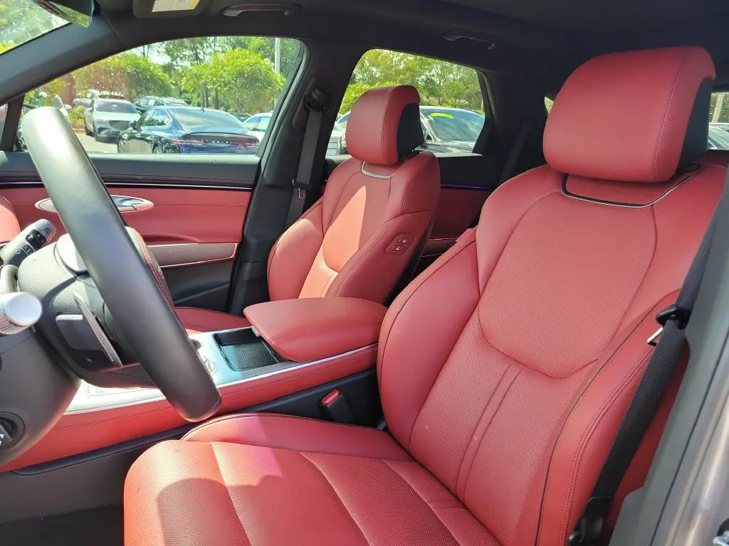 2026 Genesis Gv70 - $65,099