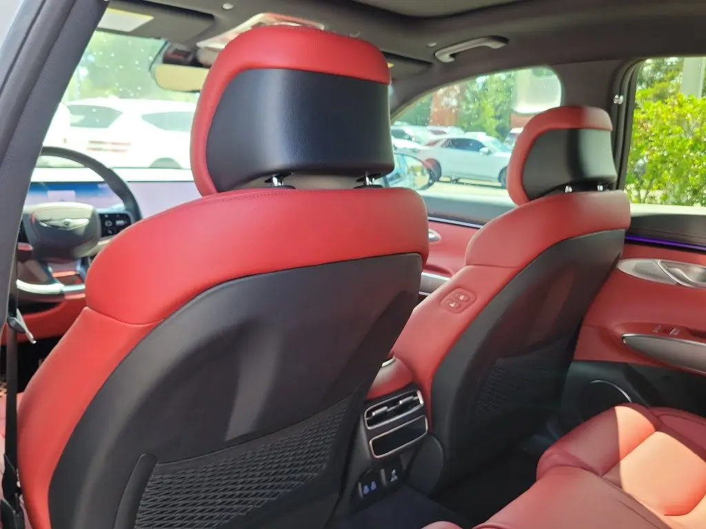 2026 Genesis Gv70 - $64,799