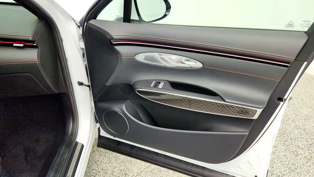 2026 Genesis Gv70 - $49,995