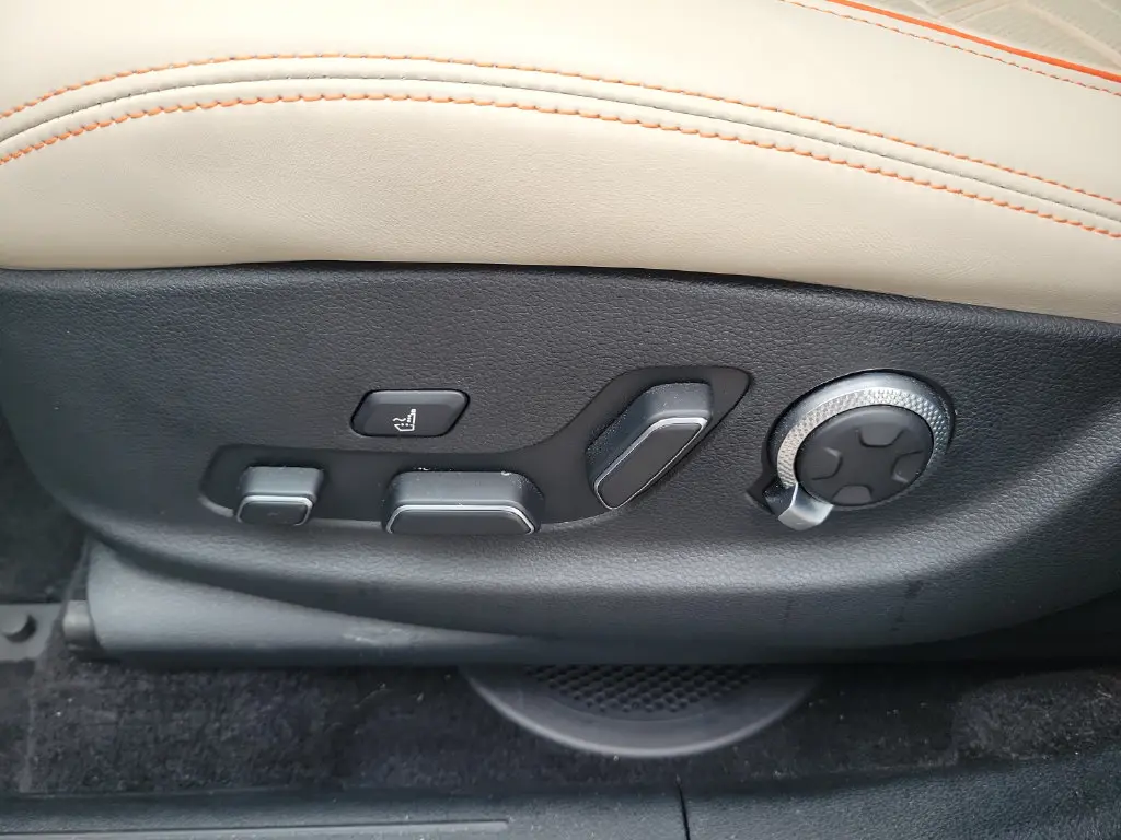 2026 Genesis Gv70 - $64,799