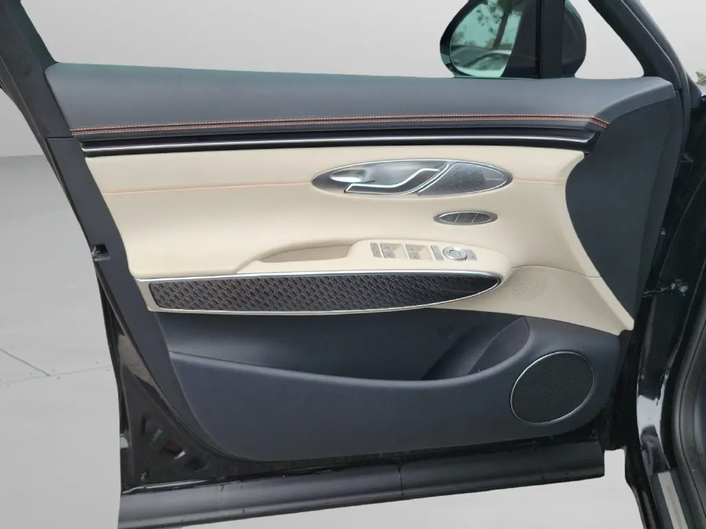 2026 Genesis Gv70 - $64,699