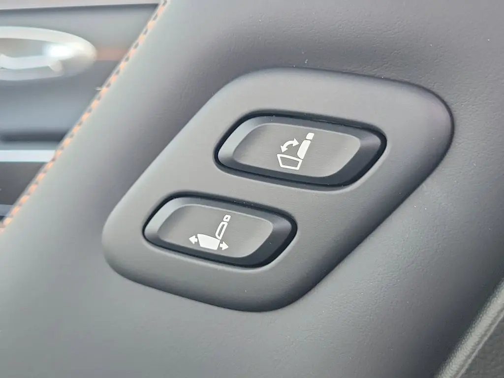 2026 Genesis Gv70 - $64,200