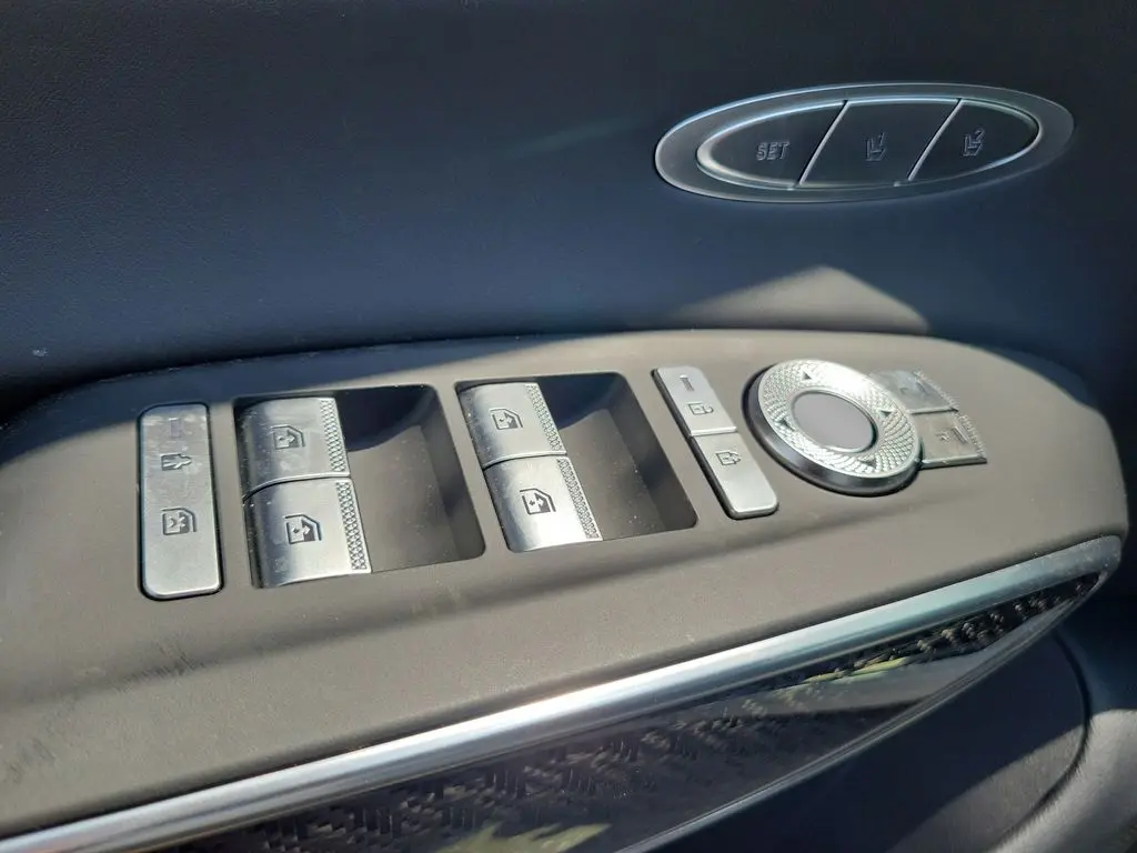 2026 Genesis Gv70 - $64,200