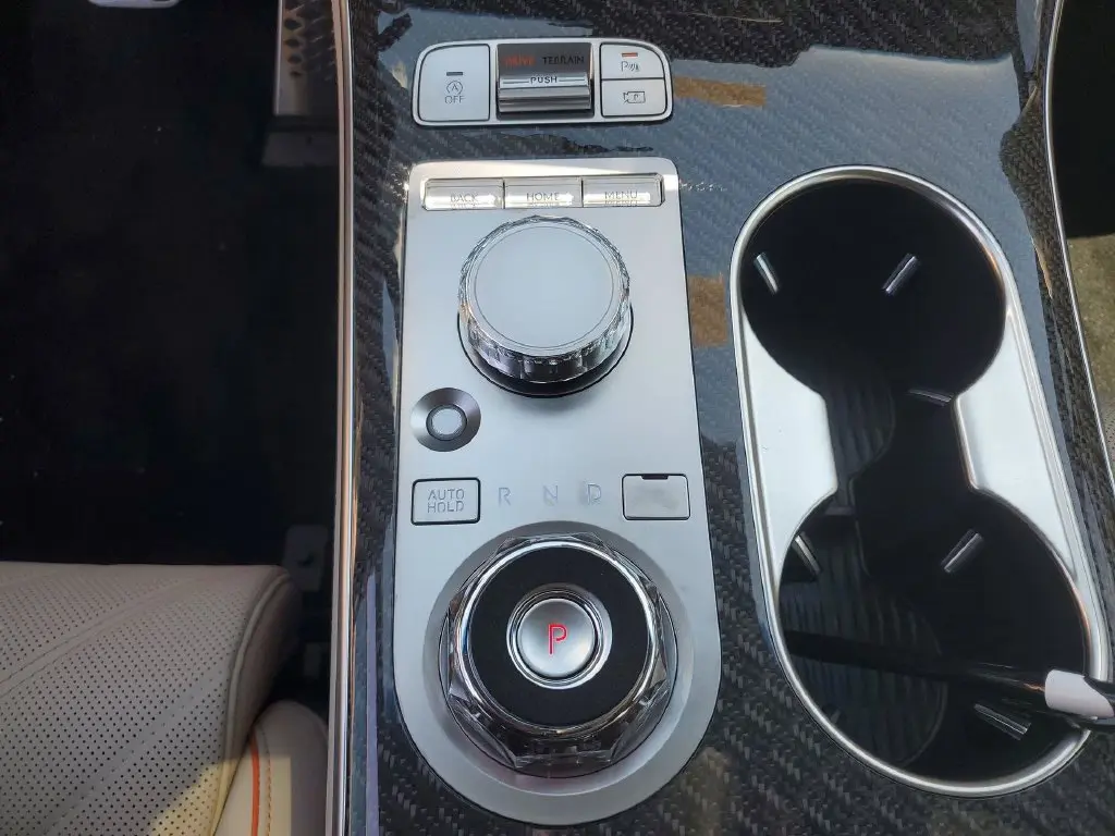 2026 Genesis Gv70 - $71,299