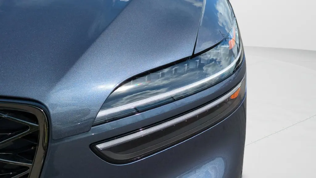 2026 Genesis Gv70 - $55,999