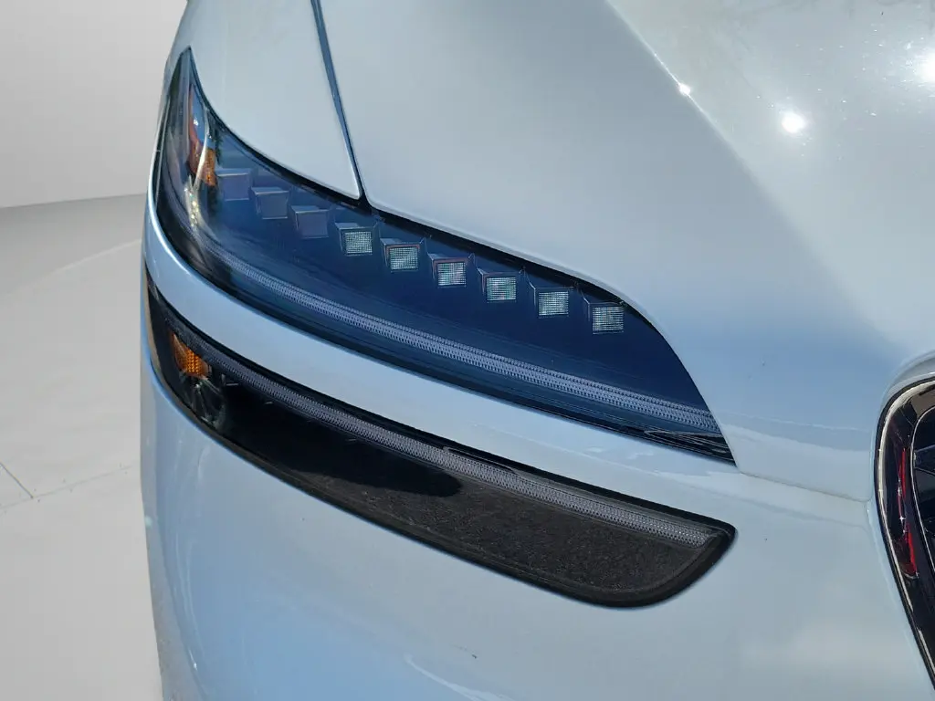 2026 Genesis Gv70 - $61,299