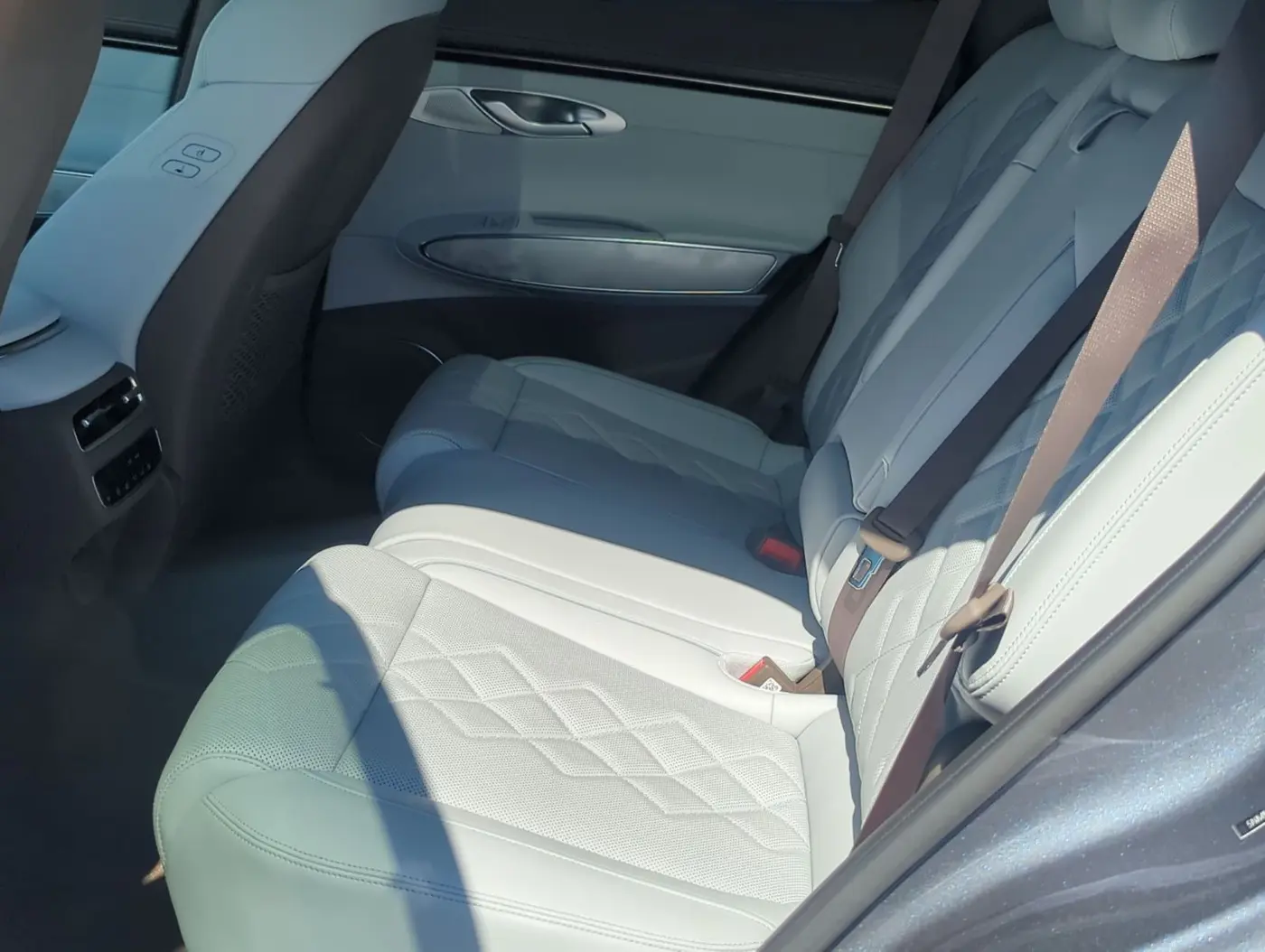 2026 Genesis Gv70 - $62,499