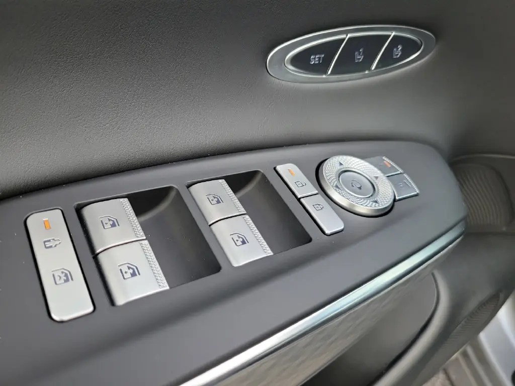 2026 Genesis Gv70 - $60,999