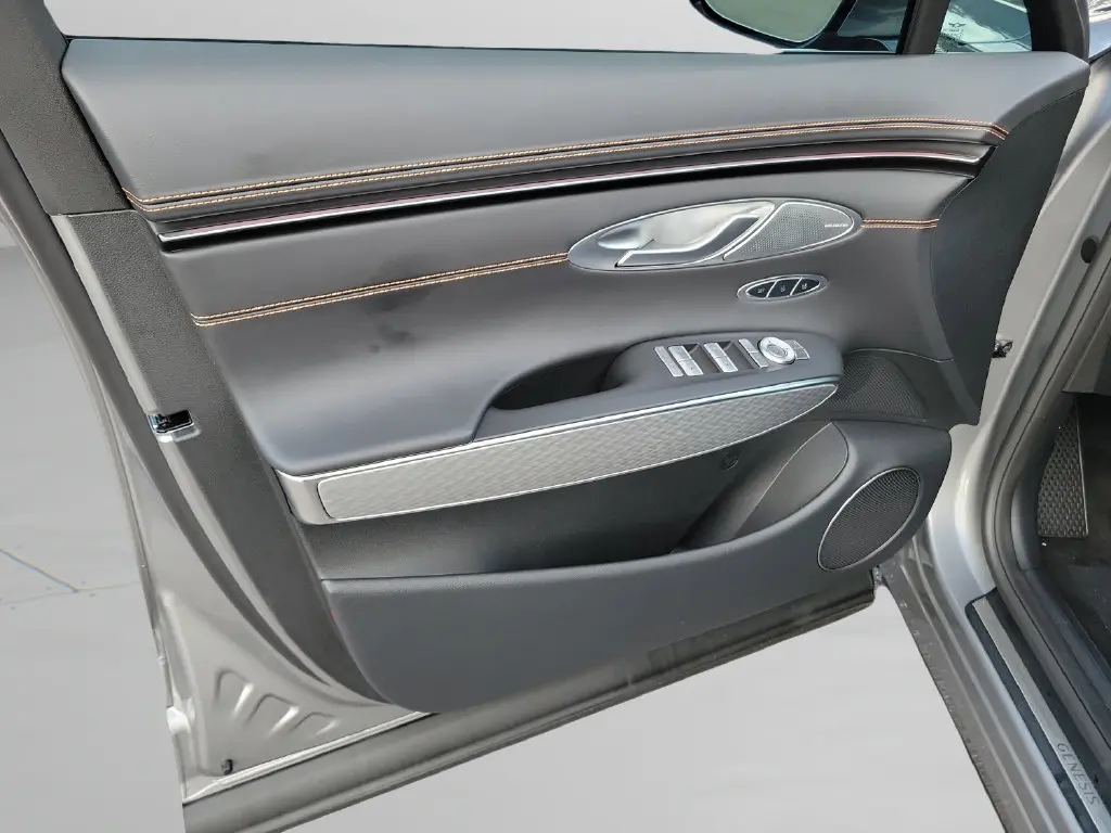 2026 Genesis Gv70 - $60,999