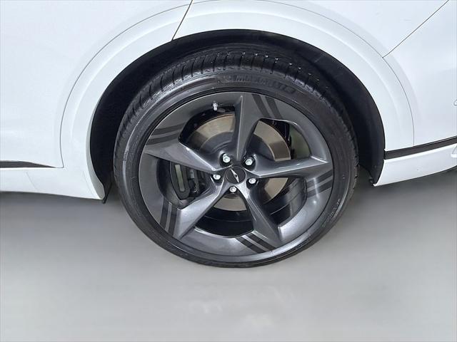 2026 Genesis Gv70 - $51,702