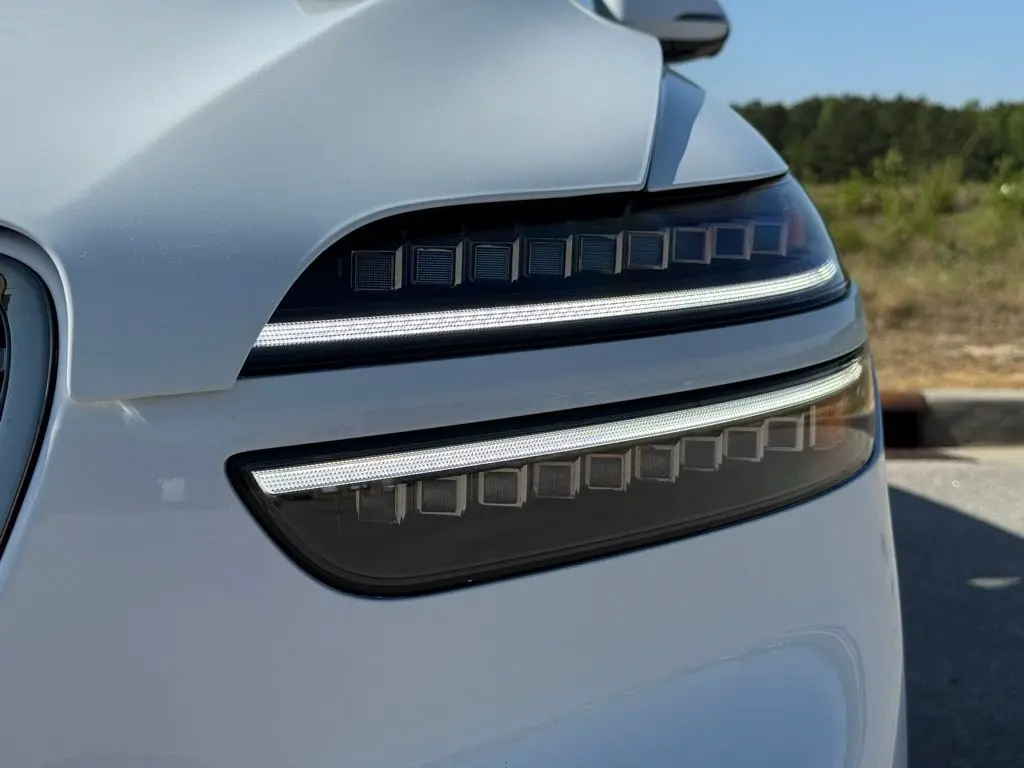 2026 Genesis Gv70 - $54,176