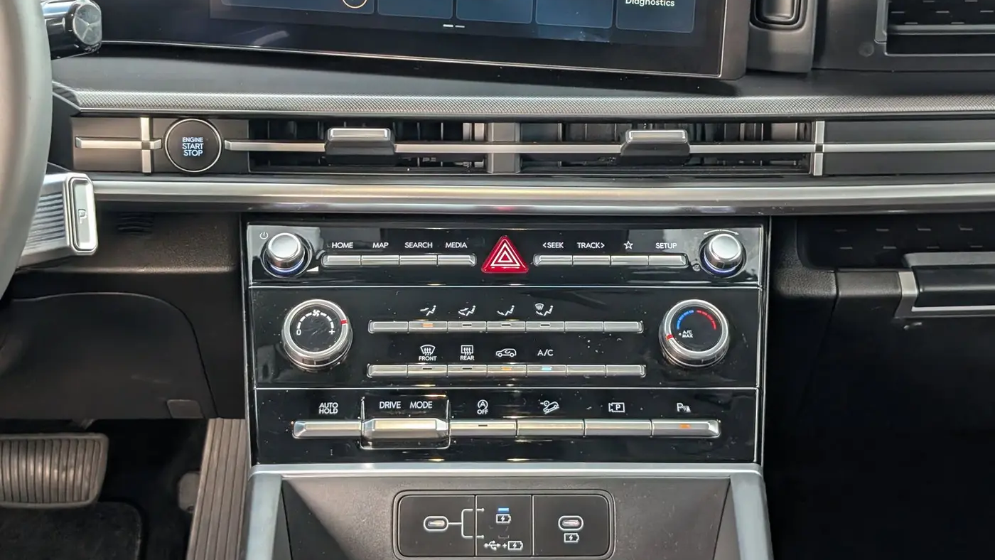 2025 Hyundai SANTA FE SE