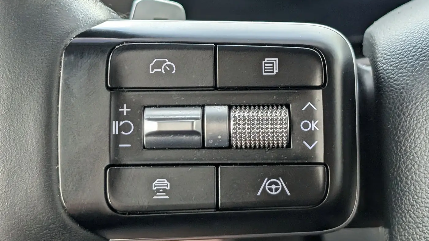 2025 Hyundai SANTA FE SE