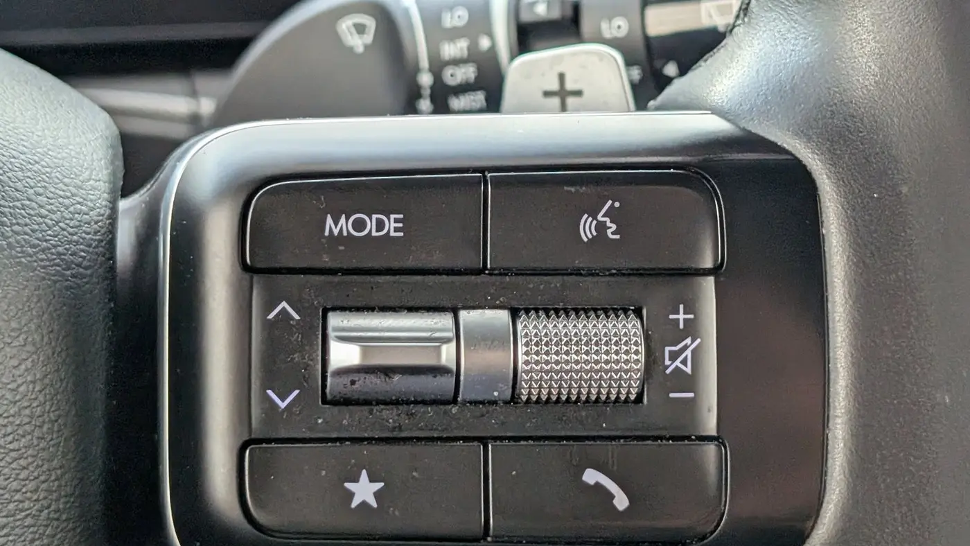 2025 Hyundai SANTA FE SE