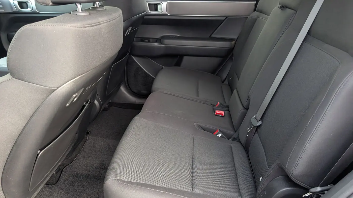 2025 Hyundai SANTA FE SE